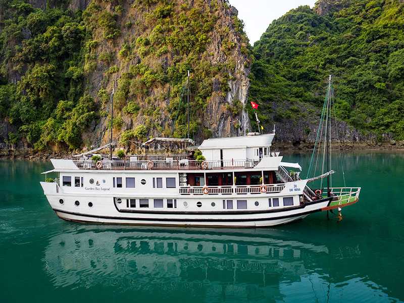 Garden Bay Classic Cruise - Halong Bay Tour 2 Days 1 Night