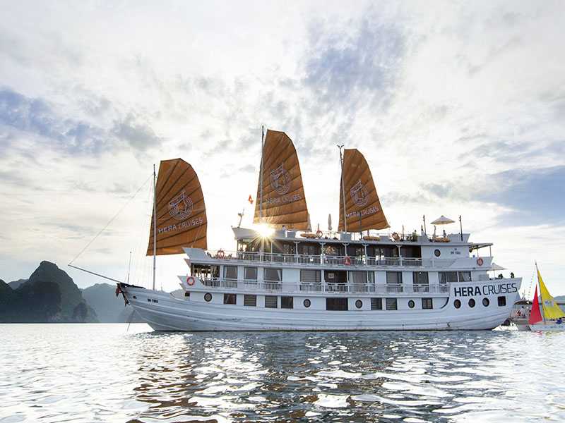 Hera Grand Luxury Cruise - Halong Bay Tour 2 Days 1 Night