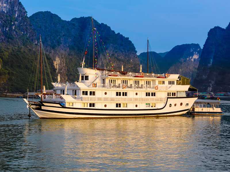 Le Journey Premium Cruise - Halong Bay Tour 2 Days 1 Night