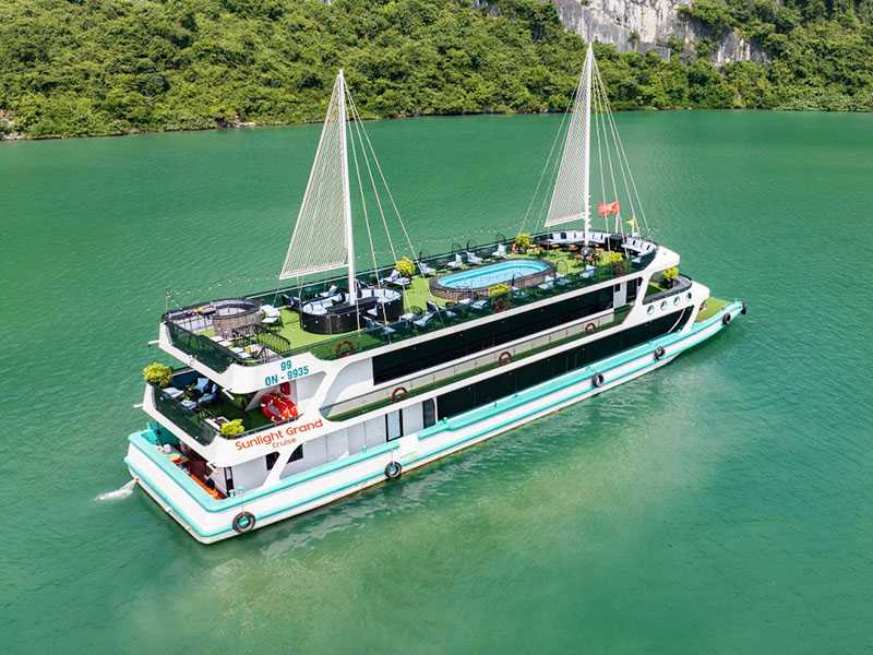 Sunlight Grand Cruise - Halong Bay Tour 1 Day