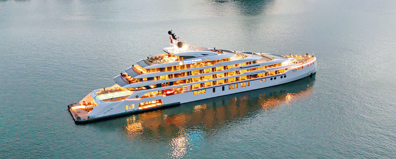 Grand Pioneers Cruise - Halong Bay Tour 2 Days 1 Night