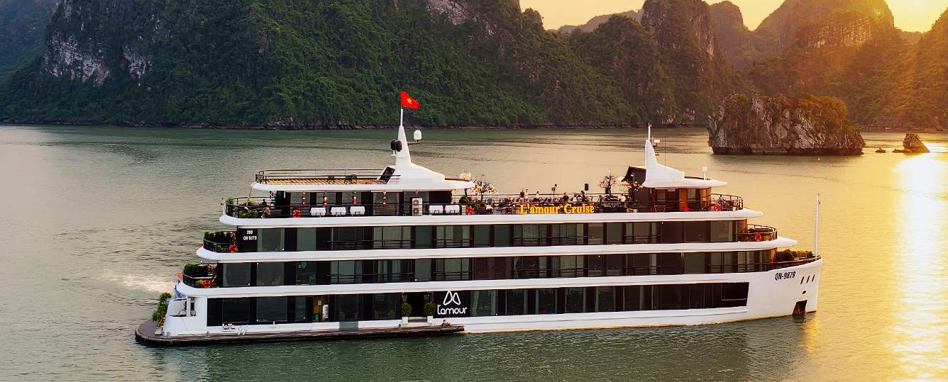 Lamour Cruise - Halong Bay Tour 2 Days 1 Night