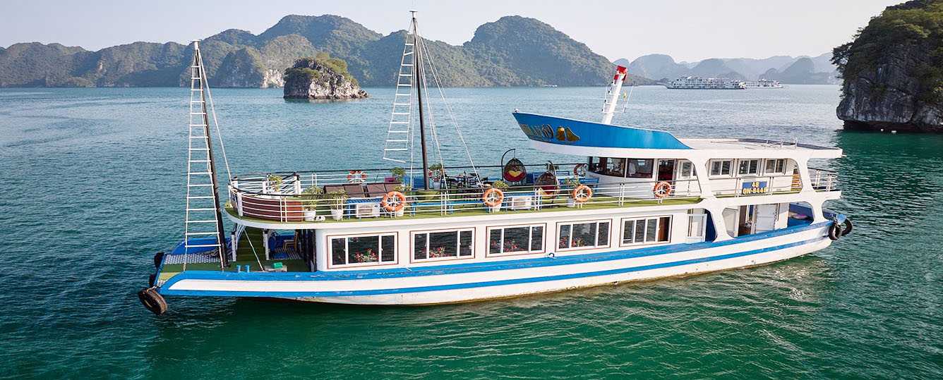 Reina Cruise - Halong Bay Tour 1 Day