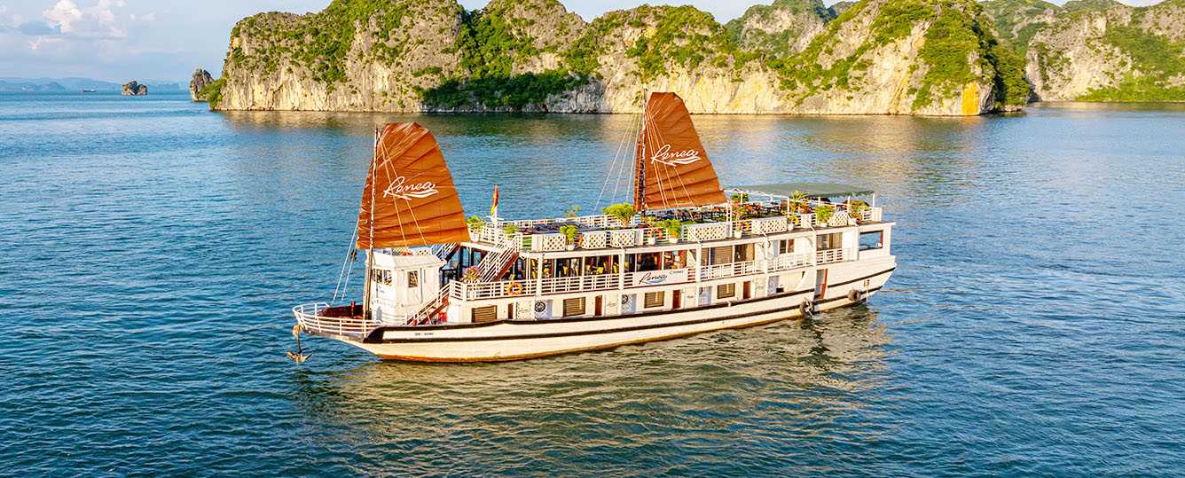 Renea Cruise - Halong Bay Tour 2 Days 1 Night