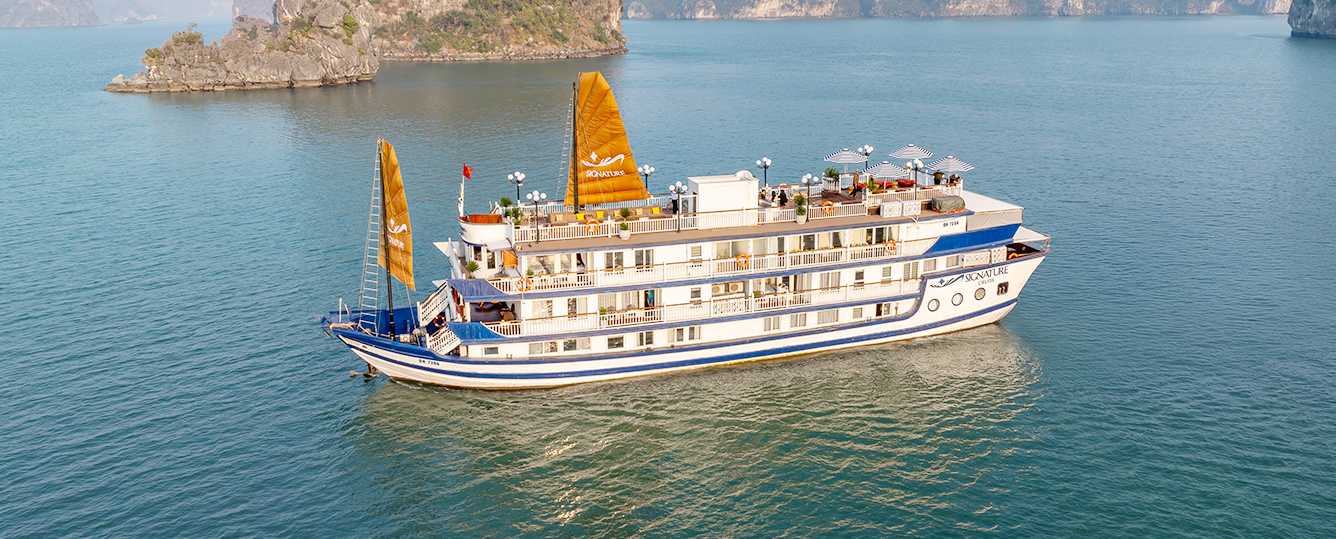Signature Royal Cruise - Halong Bay Tour 3 Days 2 Nights