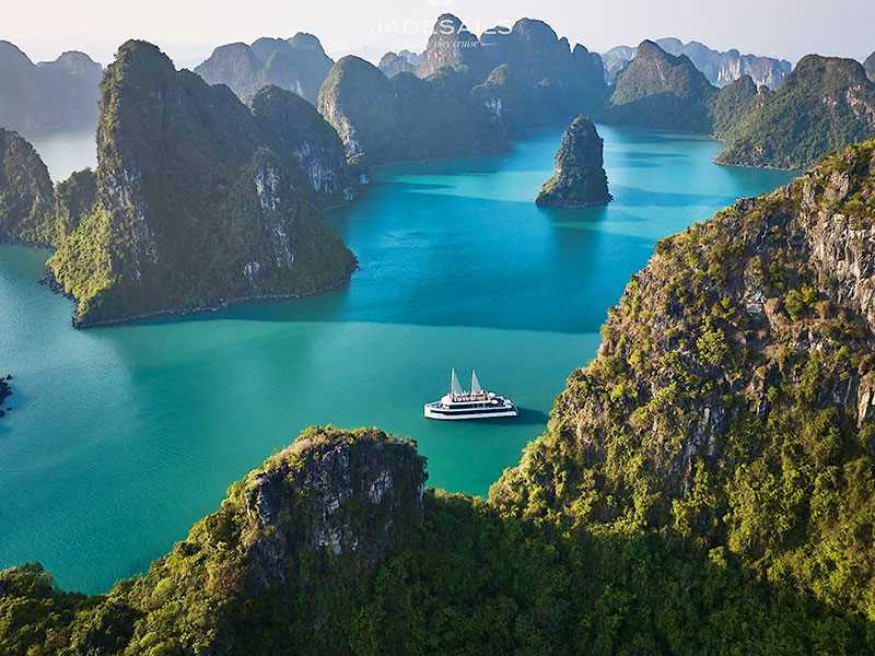 halong-bay-cruise-tour